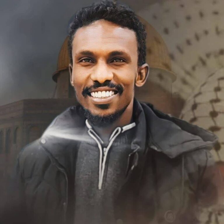 غسان القداني يهاجم قادة المعسكر الإسلامي: “جهزوا بدروماتكم وكتروا المكيفات”