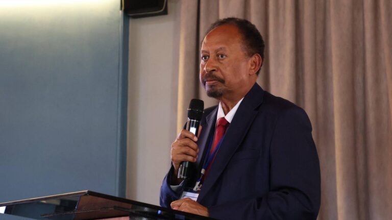 حمدوك: حرب السودان لا تُحسم عسكرياً والرباعية الدولية الأكثر تأثيراً في الأزمة