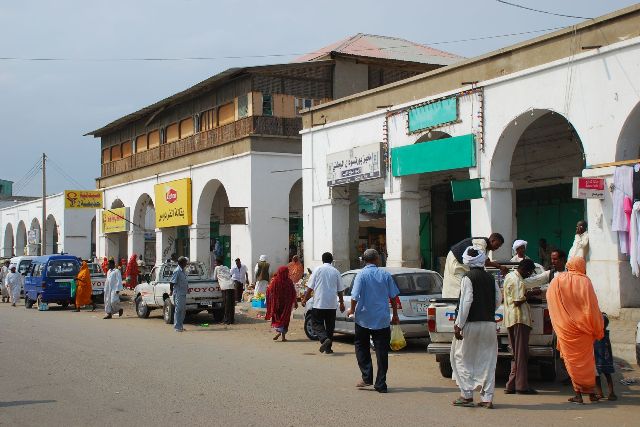 بورتسودان.. شابة تطعن شاباً انتقاماً لخطيبها بعد مشاجرة دامية