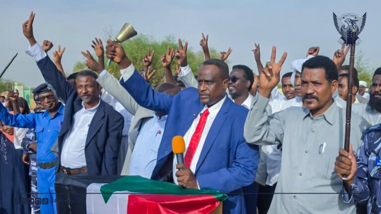 وسط حضور رسمي.. وزير الإعلام يقرع جرس انطلاق امتحانات الشهادة السودانية في الفاشر