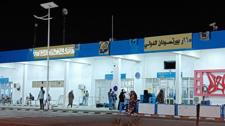 طوارئ البحر الأحمر: فقدان الاتصال مع 25 قادمًا عبر مطار بورتسودان من مناطق موبوءة بالإيبولا