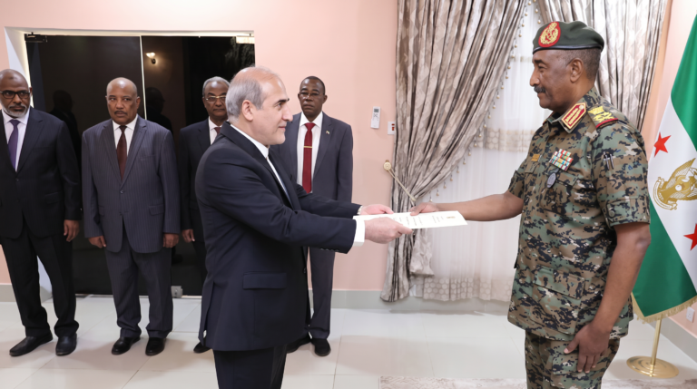 تقرير: بورتسودان تتحول إلى محطة محتملة لشبكة إيران والحوثيين العسكرية في البحر الأحمر