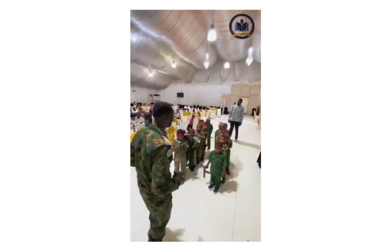 المرصد السوداني لحقوق الإنسان يدين عسكرة الأطفال داخل روضة فاطمة الزهراء